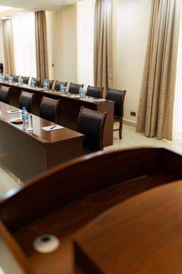 Kibo Palace Hotel מושי מראה חיצוני תמונה