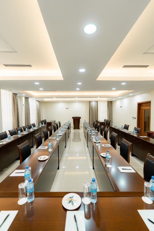 Kibo Palace Hotel מושי מראה חיצוני תמונה