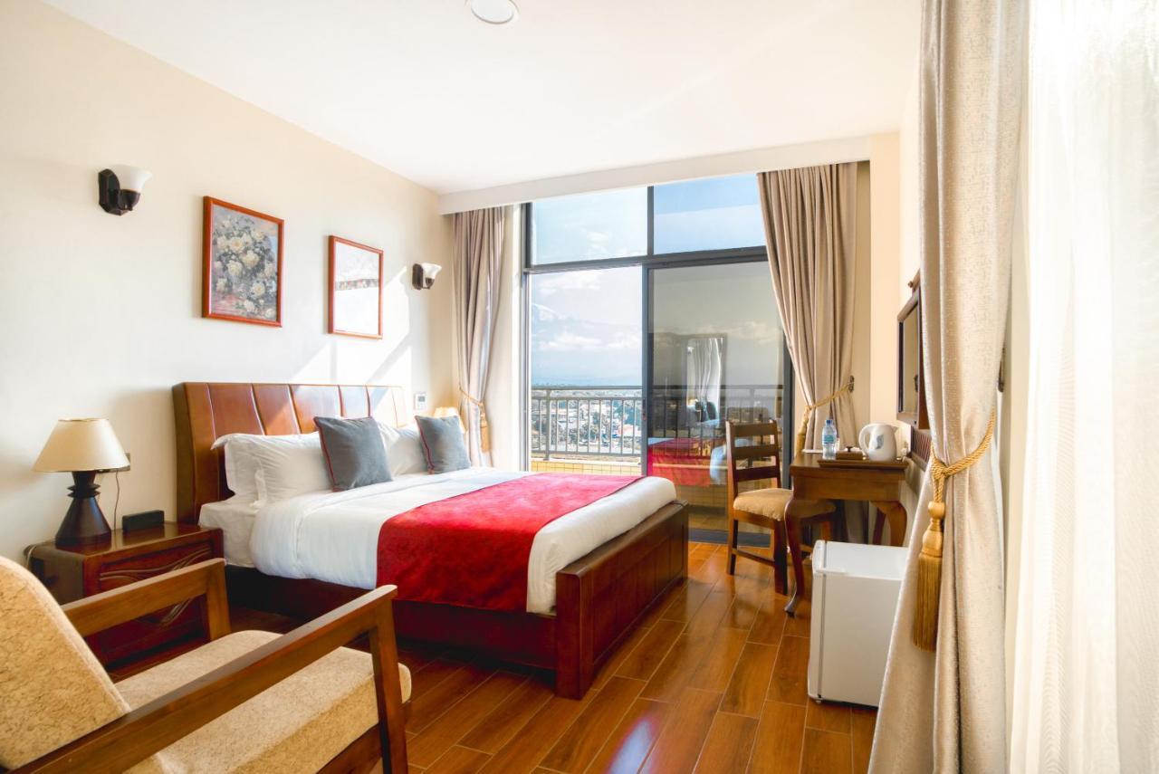 Kibo Palace Hotel מושי מראה חיצוני תמונה